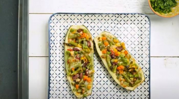 Фаршированные кабачки лодочки в духовке с овощами
Фаршированные кабачки лодочки в духовке с овощами