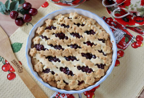 Кростата с вишней