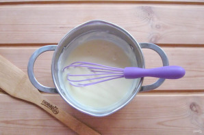 Белый соус с яйцом