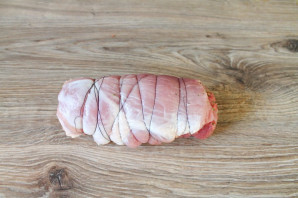 Рулет из свинины в духовке в рукаве Рулет из свинины в духовке в рукаве