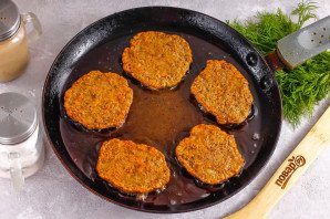 Печеночные оладьи с картофелем Печеночные оладьи с картофелем