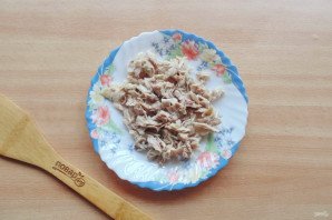 Салат с корейской морковью, курицей и ананасами