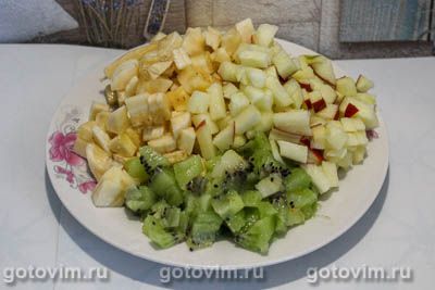 Фруктовый десерт с готовым мороженым