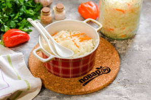 Квашеная капуста в банке