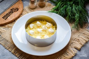 Слоеный салат с тунцом и картофелем Слоеный салат с тунцом и картофелем