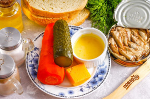 Бутерброды со шпротами и морковью Бутерброды со шпротами и морковью