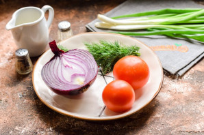 Закуска из помидоров и лука к шашлыку