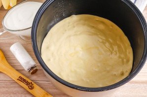 Сметанный торт с вареньем