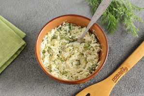 Блинный торт со шпротами