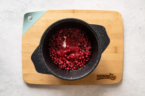 Шведский брусничный соус