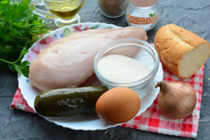 Котлеты с солеными огурцами