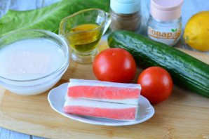 Салат с фетаксой и крабовыми палочками Салат с фетаксой и крабовыми палочками