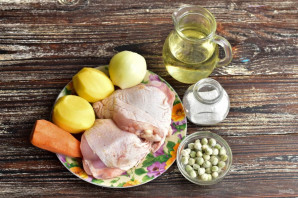 Суп с мясом и зеленым горошком Суп с мясом и зеленым горошком