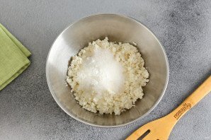 Шоколадный блинный торт с творожным кремом