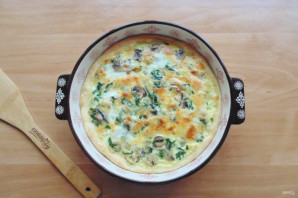 Киш с грибами и шпинатом