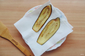 Рулетики из баклажанов с творогом и грецкими орехами Рулетики из баклажанов с творогом и грецкими орехами