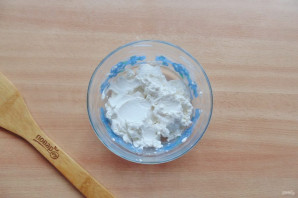 Рулетики из баклажанов с творогом и грецкими орехами Рулетики из баклажанов с творогом и грецкими орехами