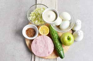 Салат с ветчиной и яйцами