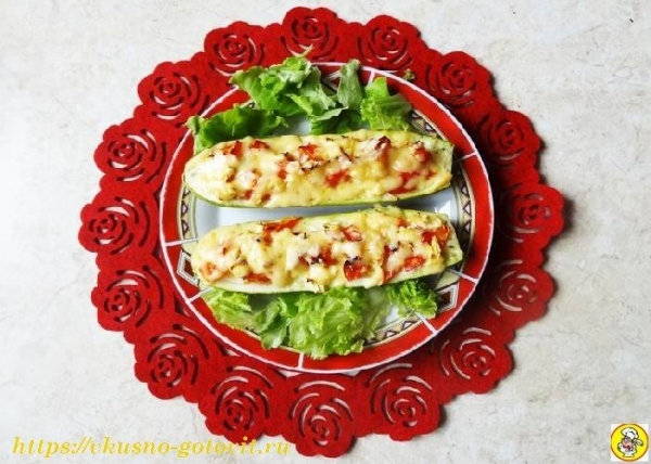 Фаршированные кабачки лодочки в духовке с овощами
Фаршированные кабачки лодочки в духовке с овощами