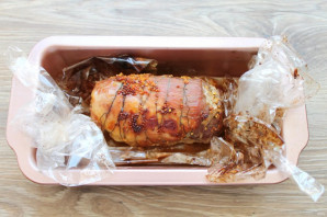 Рулет из свинины в духовке в рукаве Рулет из свинины в духовке в рукаве