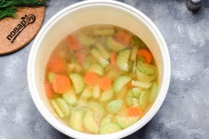 Суп из кабачков в мультиварке Суп из кабачков в мультиварке