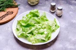 Салат с морепродуктами и помидорами Салат с морепродуктами и помидорами