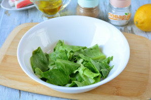 Салат с фетаксой и крабовыми палочками Салат с фетаксой и крабовыми палочками