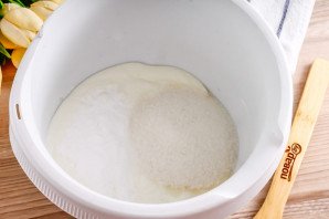 Сметанный торт с вареньем