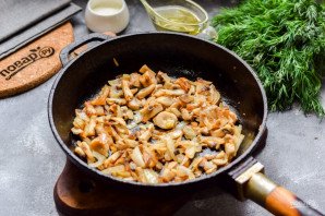 Слоеный салат с шампиньонами и сыром