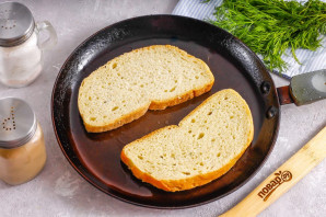 Бутерброды со шпротами и морковью Бутерброды со шпротами и морковью