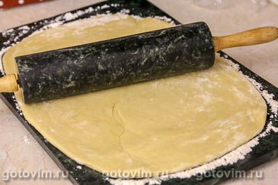 Пасхальный венок с грецкими орехами и корицей