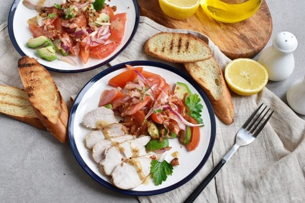 Куриный салат с авокадо Куриный салат с авокадо