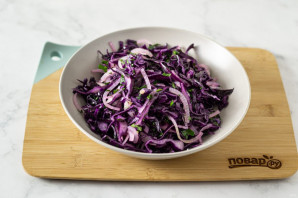 Салат с краснокочанной капустой Салат с краснокочанной капустой