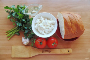 Бутерброды с творогом и помидорами