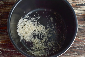 Рис с изюмом в мультиварке