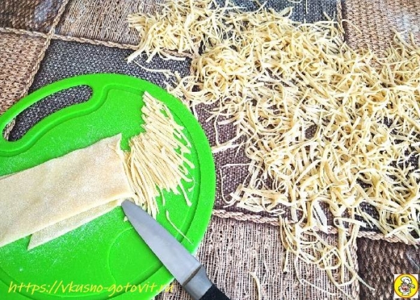 
Суп с домашней лапшой и курицей &mdash; самый вкусный пошаговый рецепт	