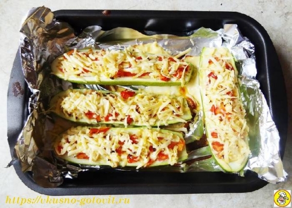 Фаршированные кабачки лодочки в духовке с овощами
Фаршированные кабачки лодочки в духовке с овощами