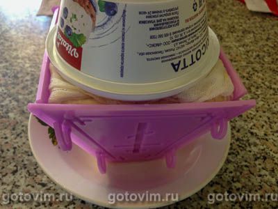 Пасха с вареной сгущенкой и грецкими орехами