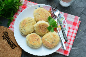 Котлеты с солеными огурцами