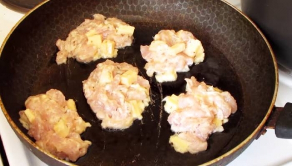 
Куриные рубленные котлеты &mdash; самые вкусные рецепты на сковороде	