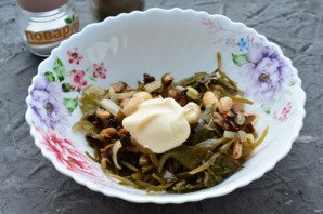 Салат с морской капустой и грибами Салат с морской капустой и грибами
