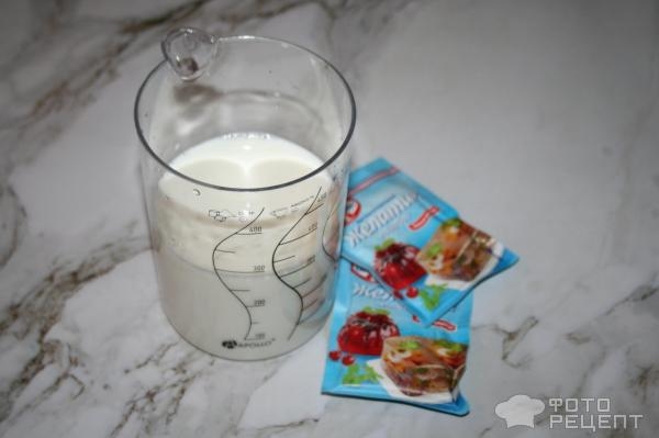 Рецепт: Баварский молочный десерт - с виноградом и орахами кешью Рецепт: Баварский молочный десерт - с виноградом и орахами кешью