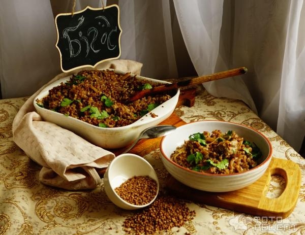 Рецепт: Гречневый бигос с индейкой - со свежей капустой