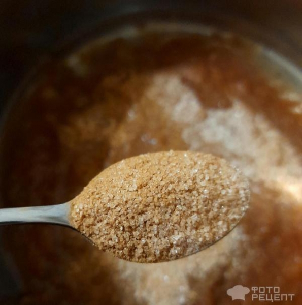 Рецепт: Коврижка постная с вареньем - С домашним яблочным вареньем. По вкусу как шарлотка. Постный рецепт.