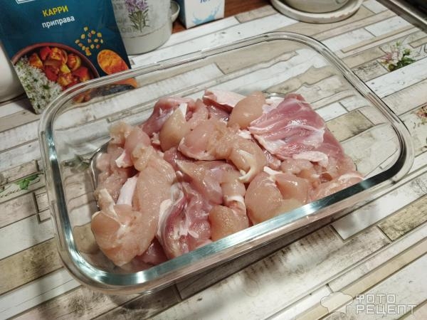 Рецепт: Курица карри с овощами - кабачками и ананасами