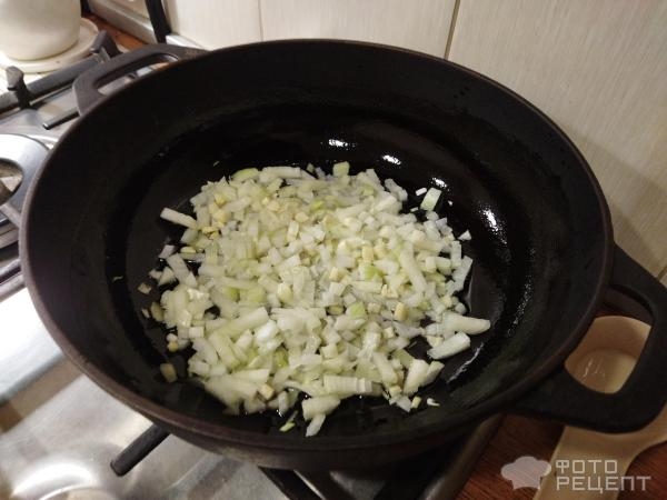 Рецепт: Курица карри с овощами - кабачками и ананасами