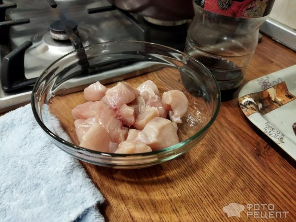 Рецепт: Куриное филе с брокколи и стручковой фасолью - на сковороде с яйцами и зеленью