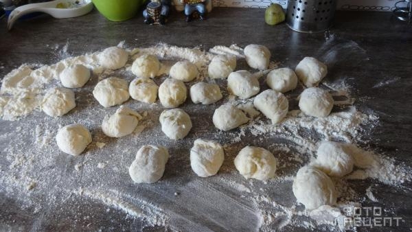 Рецепт: Мини багеты с обсыпкой из сыра и колбасы - Любимый хлебушек и детей и взрослых.