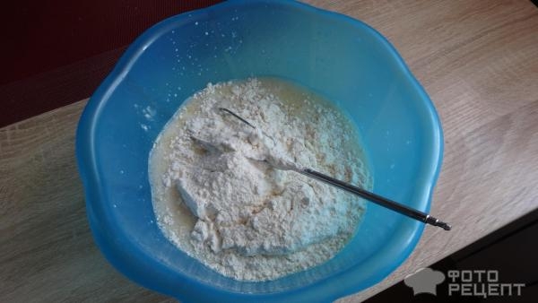 Рецепт: Мини багеты с обсыпкой из сыра и колбасы - Любимый хлебушек и детей и взрослых.