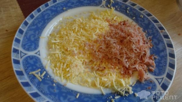 Рецепт: Мини багеты с обсыпкой из сыра и колбасы - Любимый хлебушек и детей и взрослых.